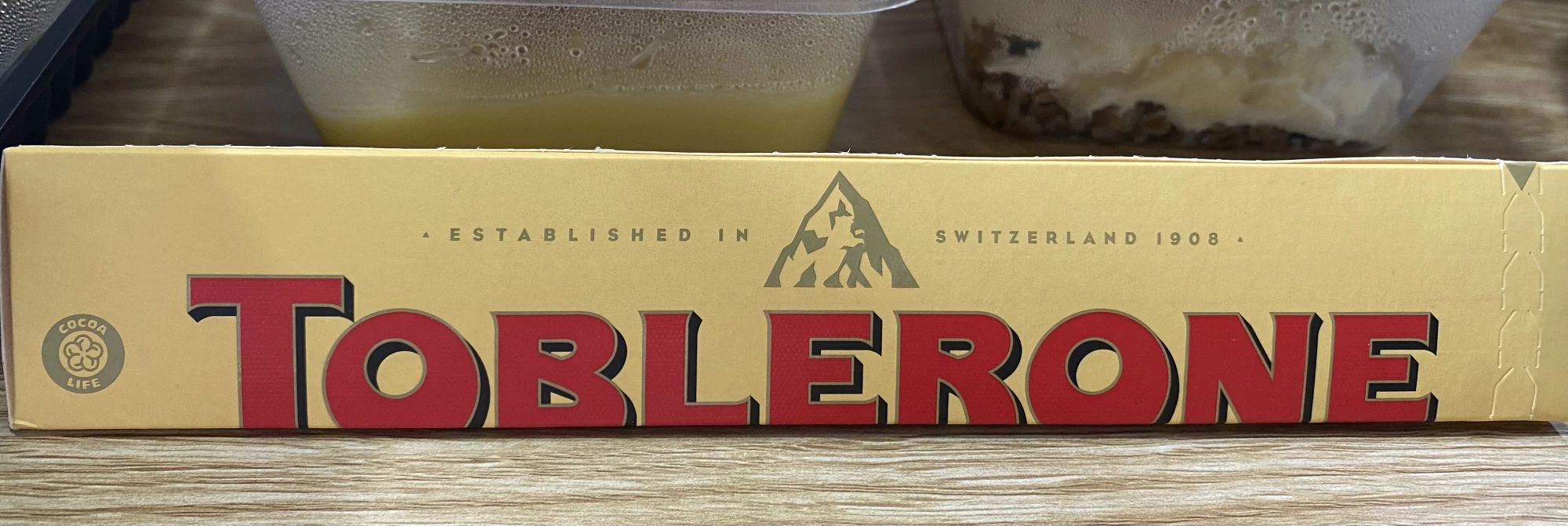 MILK CHOCOLATE WITH HONEY& ALMOND NOUGAT